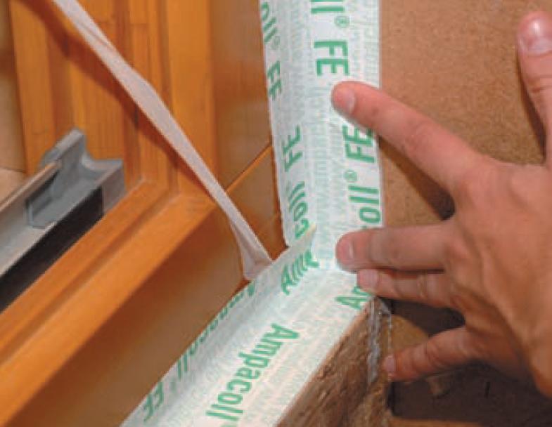 En pose tunnel, des bandes adhésives peuvent être employées pour réaliser la jonction ou des joints mousses se décompressant et réalisant 3 barrières simultanément (eau/air/isolation) En pose tunnel, des bandes adhésives peuvent être employées pour réaliser la jonction ou des joints mousses se décompressant et réalisant 3 barrières simultanément (eau/air/isolation)