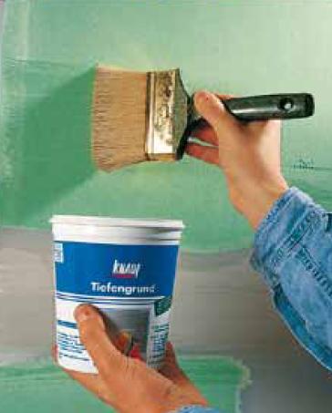 En principe, il faut préparer tous les supports. Sur un support propre et sec, appliquer au pinceau ou à la brosse le Knauf Primer • Apprêt universel. Tenir compte d’un temps de séchage d’au moins 3 heures En principe, il faut préparer tous les supports. Sur un support propre et sec, appliquer au pinceau ou à la brosse le Knauf Primer • Apprêt universel. Tenir compte d’un temps de séchage d’au moins 3 heures