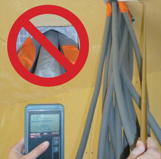 Pour le passage de l’électricité ou de la ventilation, si l’espacement suffisant n’est pas prévu sur plan en conception, l’intervention des artisans n’est pas possible, même avec les produits spécifiques, et des fuites d’air sont alors constatées